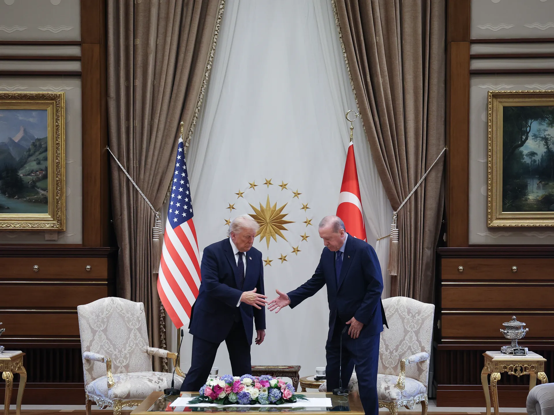 Trump naráža na NATO počas prvého dňa summitu v Turkiye | Politické správy