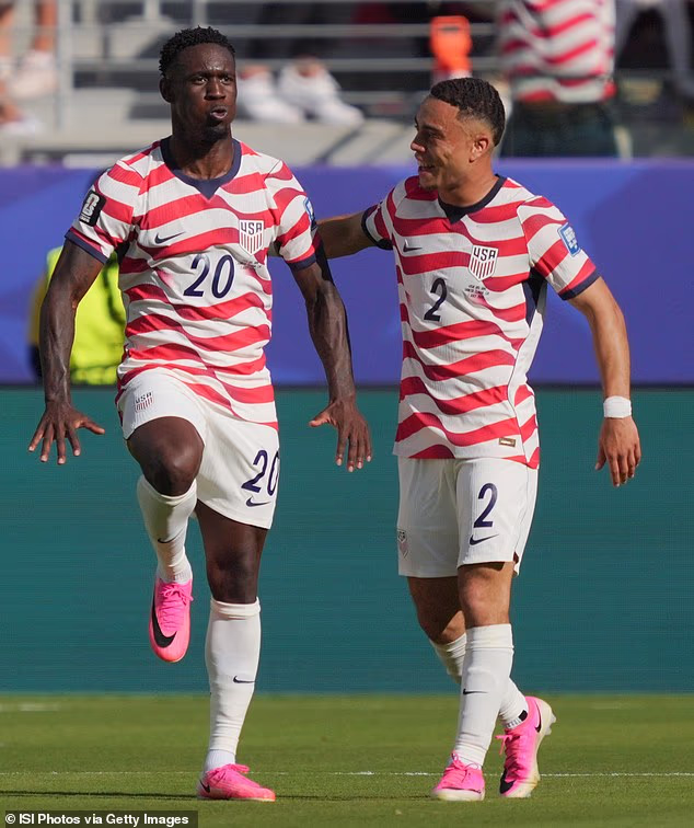 Folarin Balogun strelil úvodný gól pri výhre USA 2:0 nad Bosnou a Hercegovinou.