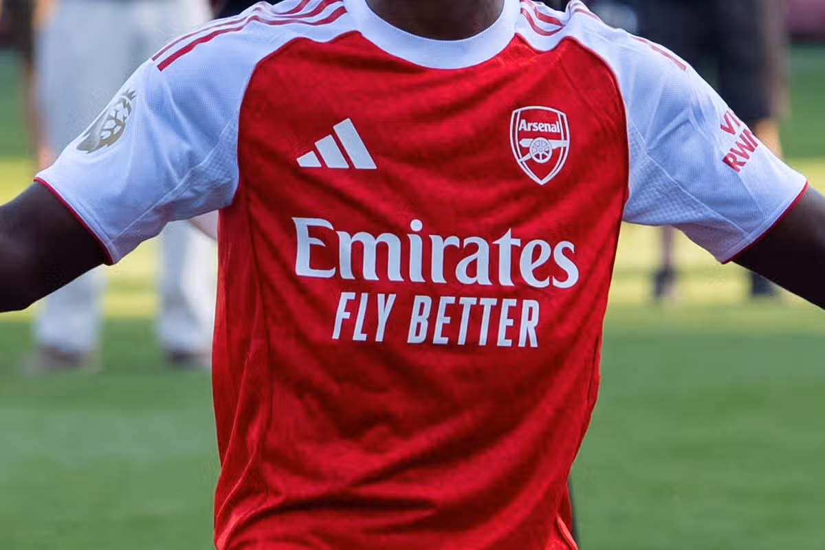 Arsenal je pripravený vidieť zmenu sponzorstva na drese