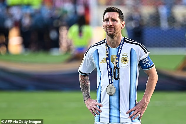 Lionel Messi sa svojho rozprávkového konca nedočkal, keďže Argentína prehrala vo finále majstrovstiev sveta so Španielskom
