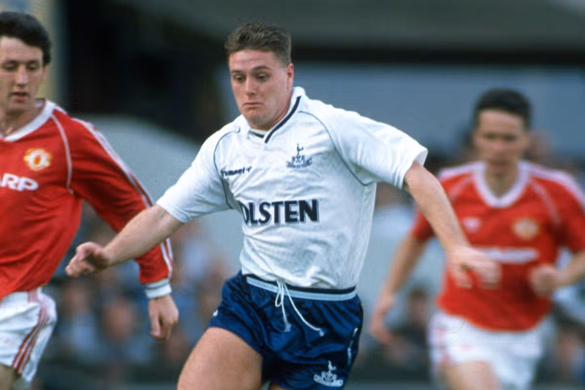 Paul Gascoigne na lopte pre Tottenham.