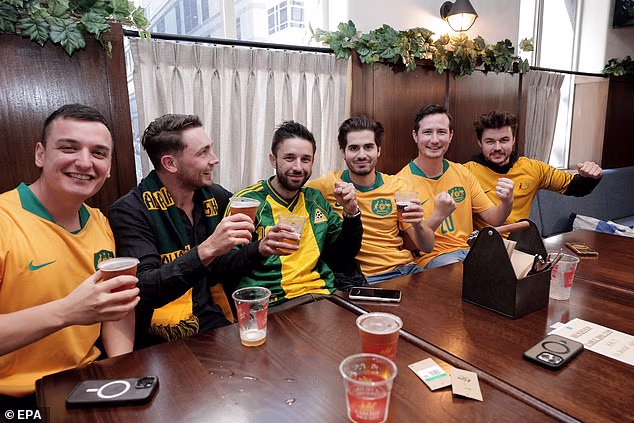 Fanúšikovia Socceroos vo Victorii a NSW budú môcť sledovať sobotňajší ranný zápas majstrovstiev sveta v krčmách a baroch vďaka zmene pravidiel.