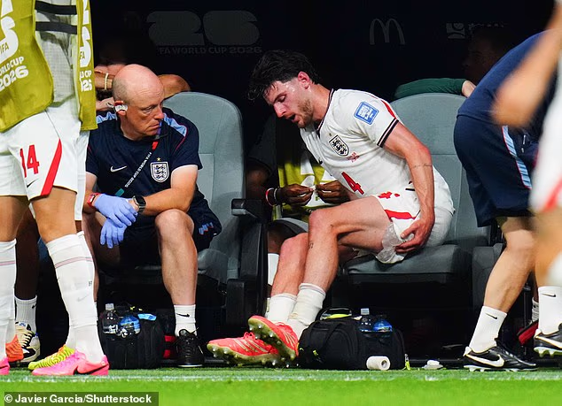 Declan Rice už mesiace lieči nervový problém, ktorý postihuje jeho kríže a hamstringy.