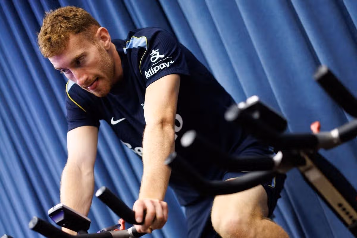 Dejan Kulusevski bol späť v posilňovni, keď sa hráči Tottenhamu vrátili na prípravnú sezónu na Hotspur Way