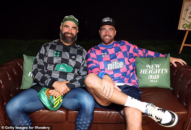 Zdroje pre Daily Mail povedali, že Jason Kelce je Travisovým najlepším mužom na jeho svadbe s Taylor Swift tento týždeň v New Yorku.