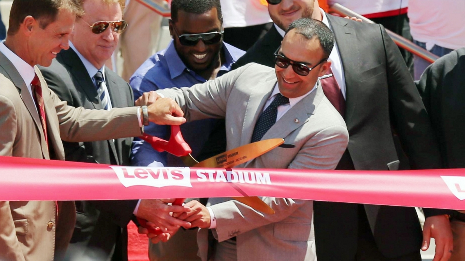 Výkonný riaditeľ 49ers Paraag Marathe údajne patrí medzi finalistov na post komisára MLS