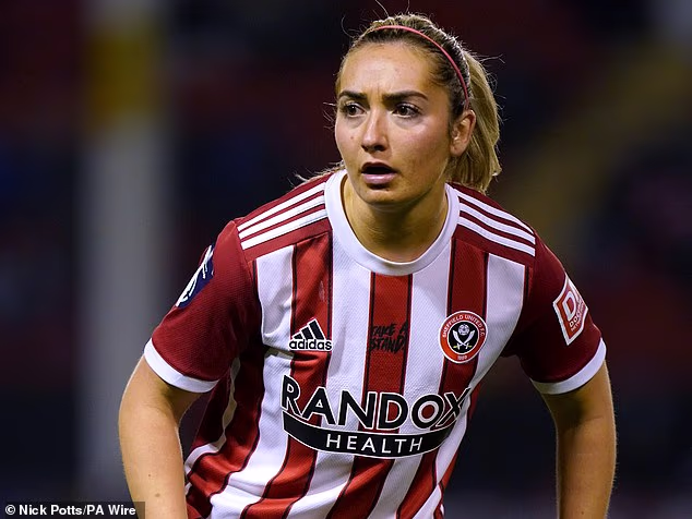 Maddy Cusack bola nájdená mŕtva vo svojom dome v Horsley, Derbyshire, 20. septembra 2023.