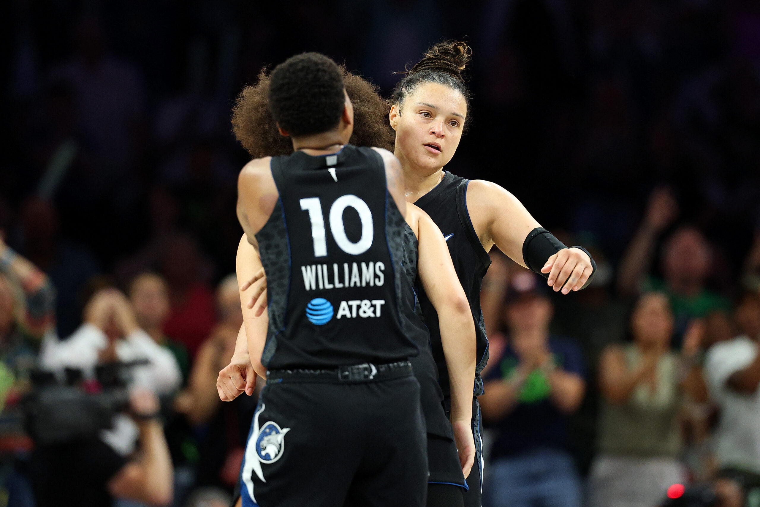 WNBA skóruje Kayla McBride Olivia Miles Minnesota Lynx Phoenix Mercury