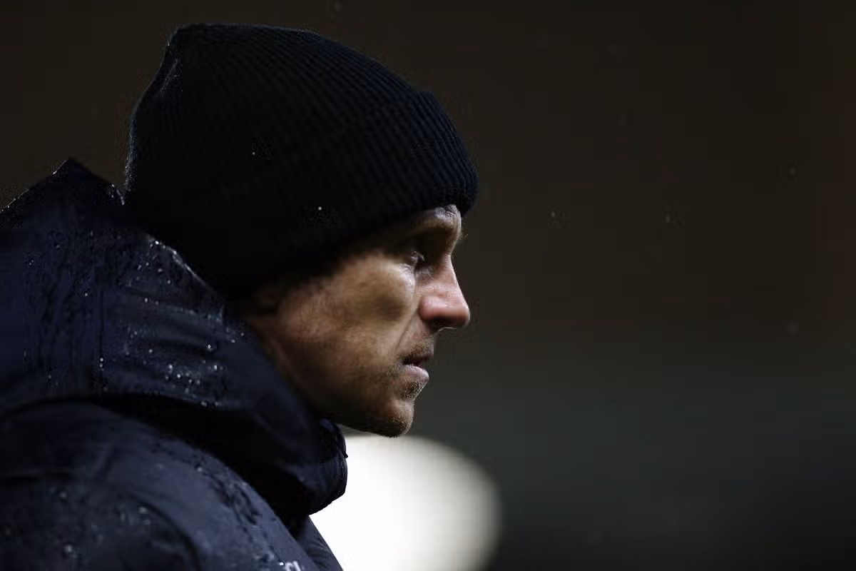 Stuart Lewis opustí svoju úlohu v trénerskom tíme Tottenhamu a pomôže tímu Roberta De Zerbiho, aby sa pripojil k Ipswichu.