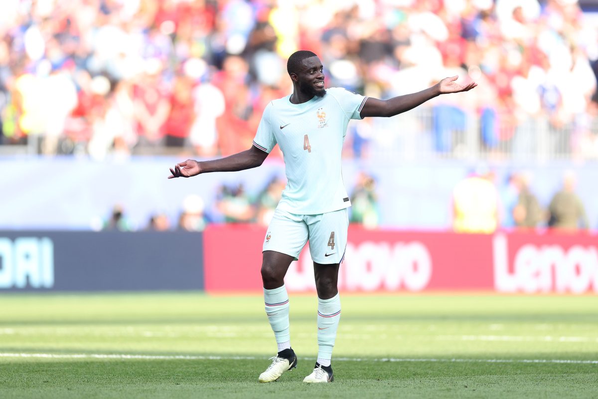 William Saliba a Dayot Upamecano chýbali na tréningu Francúzska pred semifinále Svetového pohára