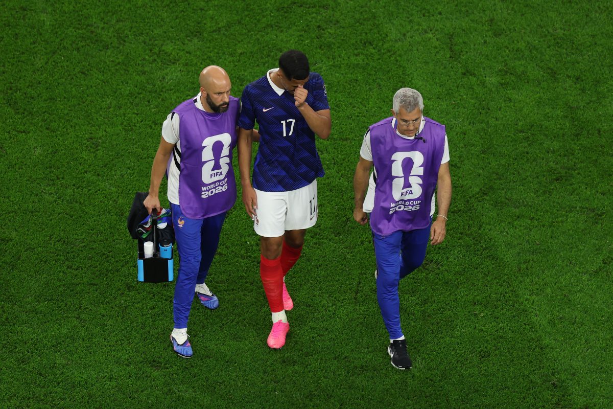 William Saliba odstúpil pre zranenie chrbta počas semifinálovej prehry Francúzska so Španielskom