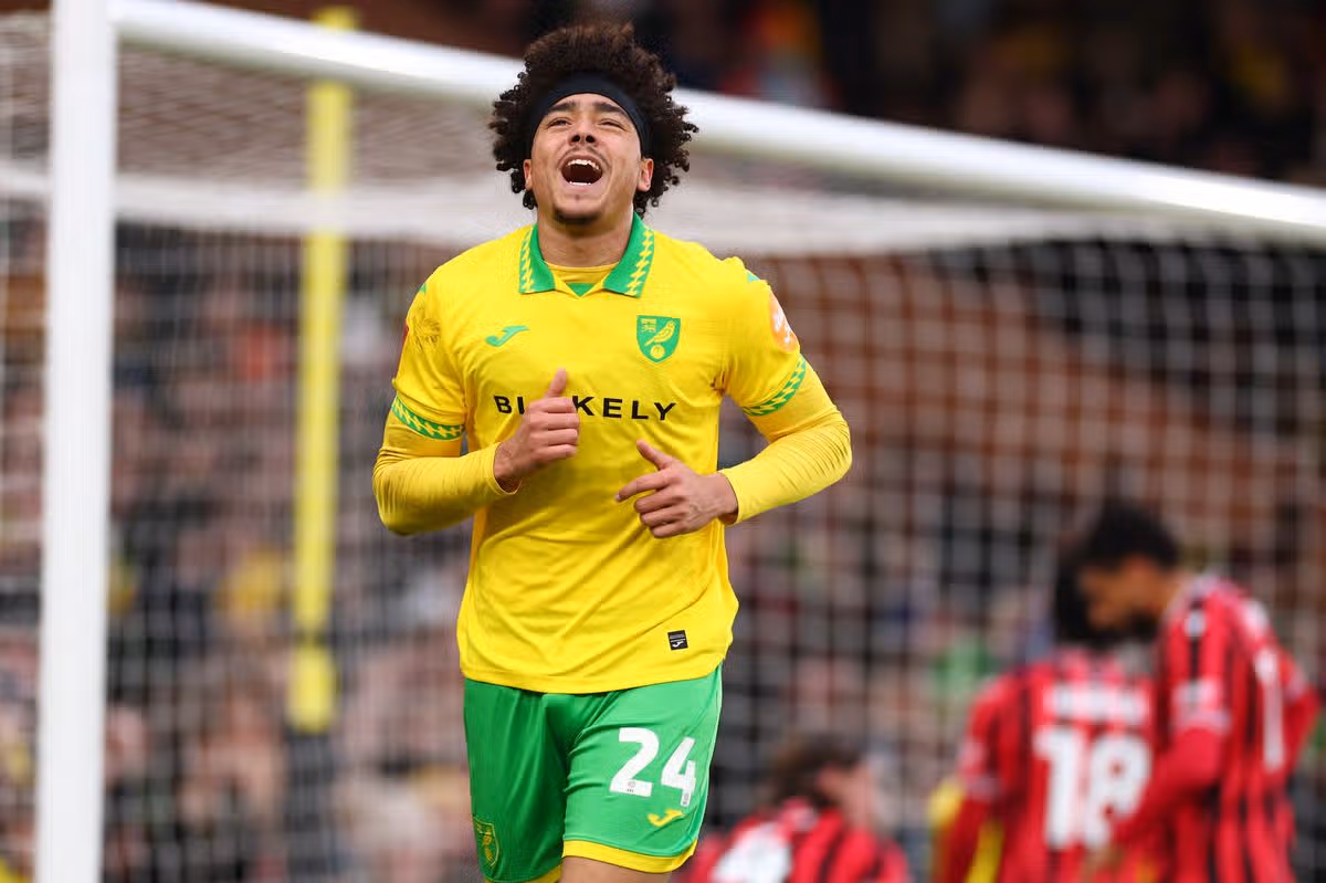 Wrexham bol vyzvaný, aby zaútočil na rivala zo šampionátu Norwich City kvôli dynamickému frontmanovi Jovonovi Makamovi