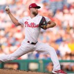 Zack Wheeler hrá počas zápasu vo Philadelphii.