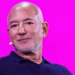 Zakladateľ Amazonu Bezos rokuje so skupinou, ktorá má záujem o kúpu podielu v Liverpoole