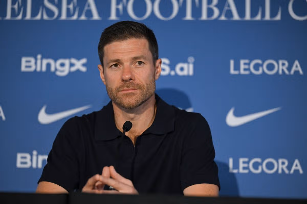Xabi Alonso zavolal Morganovi Rogersovi, aby si anglický reprezentant vybral Chelsea pred Arsenalom.
