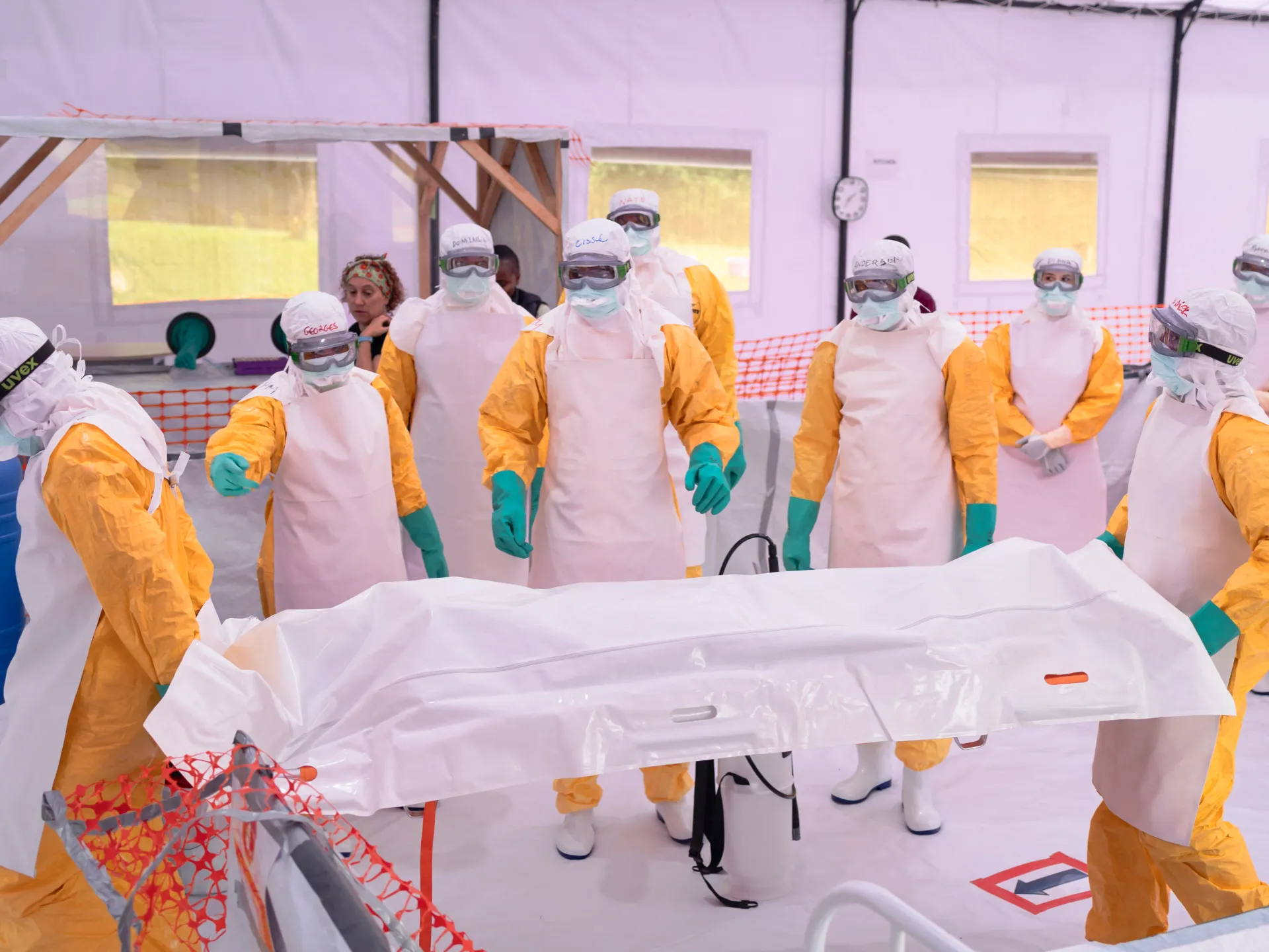 Zamestnanci centra DR Kongo pre ebolu štrajkujú, pretože vírus sa naďalej šíri | EbolaNews