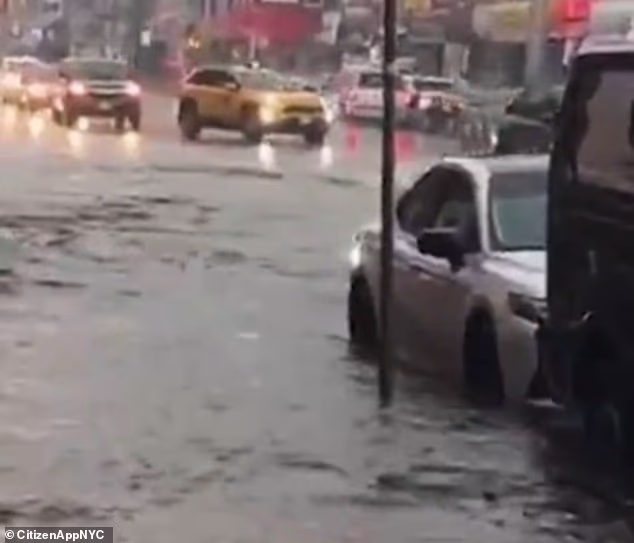 Mesto New York zasiahli len niekoľko hodín pred finále majstrovstiev sveta silné záplavy