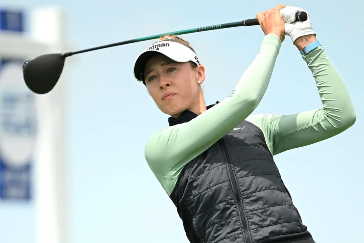 28. júna 2026; Chaska, Minnesota, USA; Nelly Korda odpálila odpalisko z jamky 1 počas posledného kola golfového turnaja KPMG Women's PGA Championship. Povinný kredit: Nick Wosika-Imagn Images