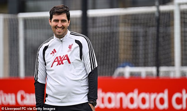 Nový šéf Liverpoolu Andoni Iraola oslovil médiá prvýkrát od vymenovania za nástupcu Arneho Slotu.